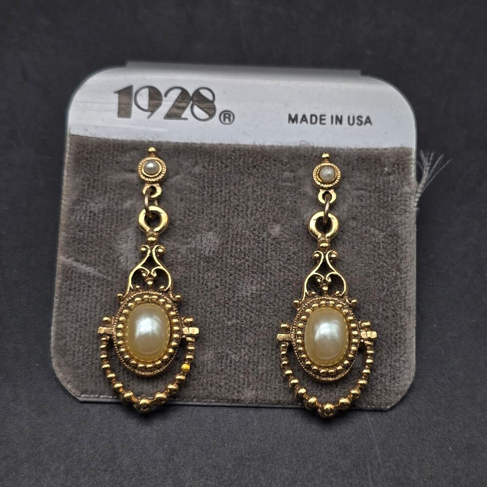 1928 Brand Faux Pearl Earrings On Card Gold Tone Pierced Post